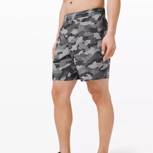 Men’s lululemon 7” Pace Breaker Shorts Black/Grey Camo Medium
